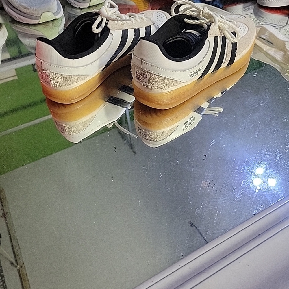 Adidas Men's Size 10 BENITO BAD BUNNY edition RARE - Picture 10 of 14